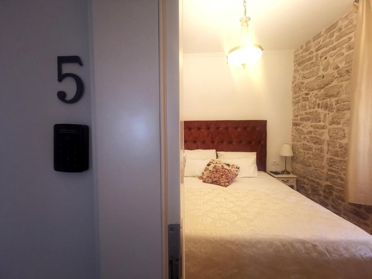 L&L Rooms Royal Sibenik Bilik gambar