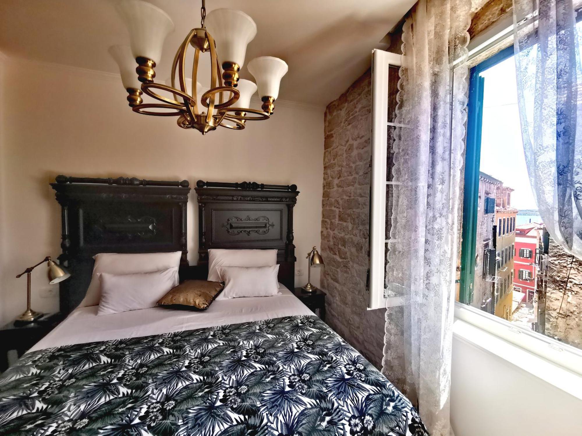 L&L Rooms Royal Sibenik Bilik gambar
